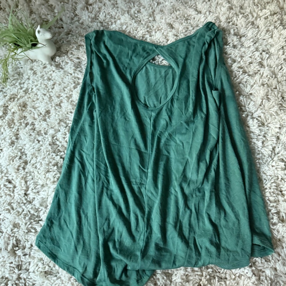 Lightweight Sleeveless Keyhole workout exercise flowy women’s Back Tank Top in F - Picture 2 of 4